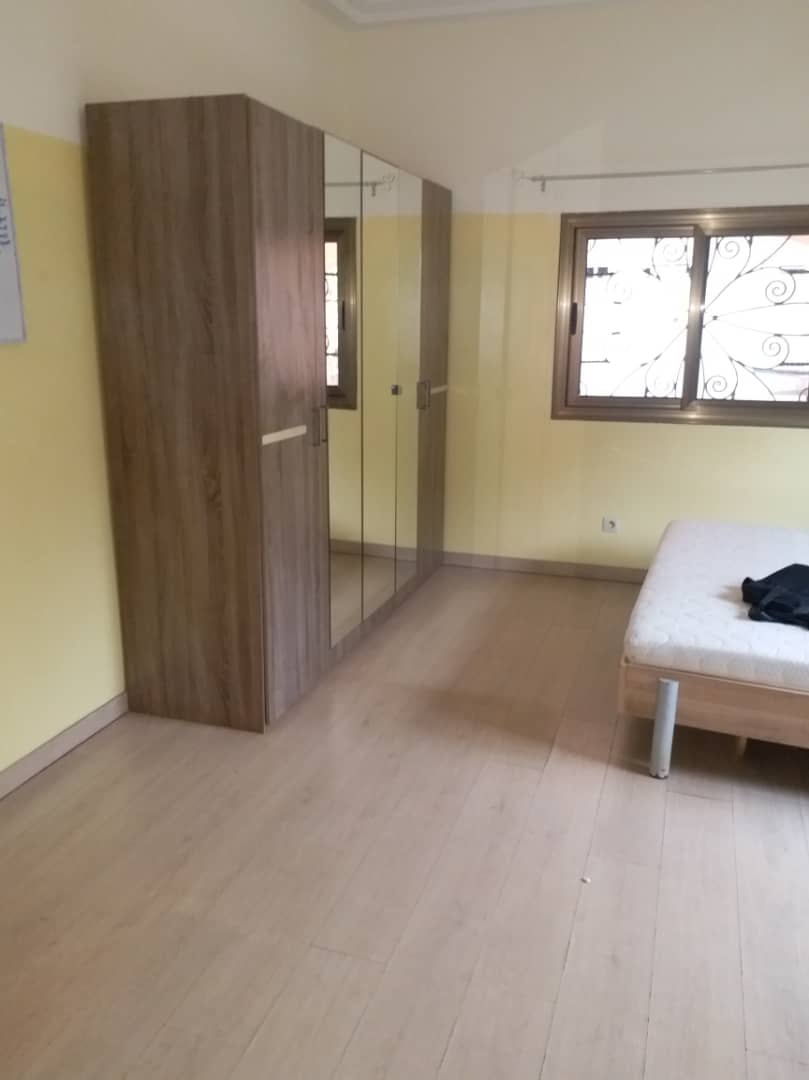 N° 4454 :
                            Villa à louer , Kohe, Lome, Togo : 300 000 XOF/mois