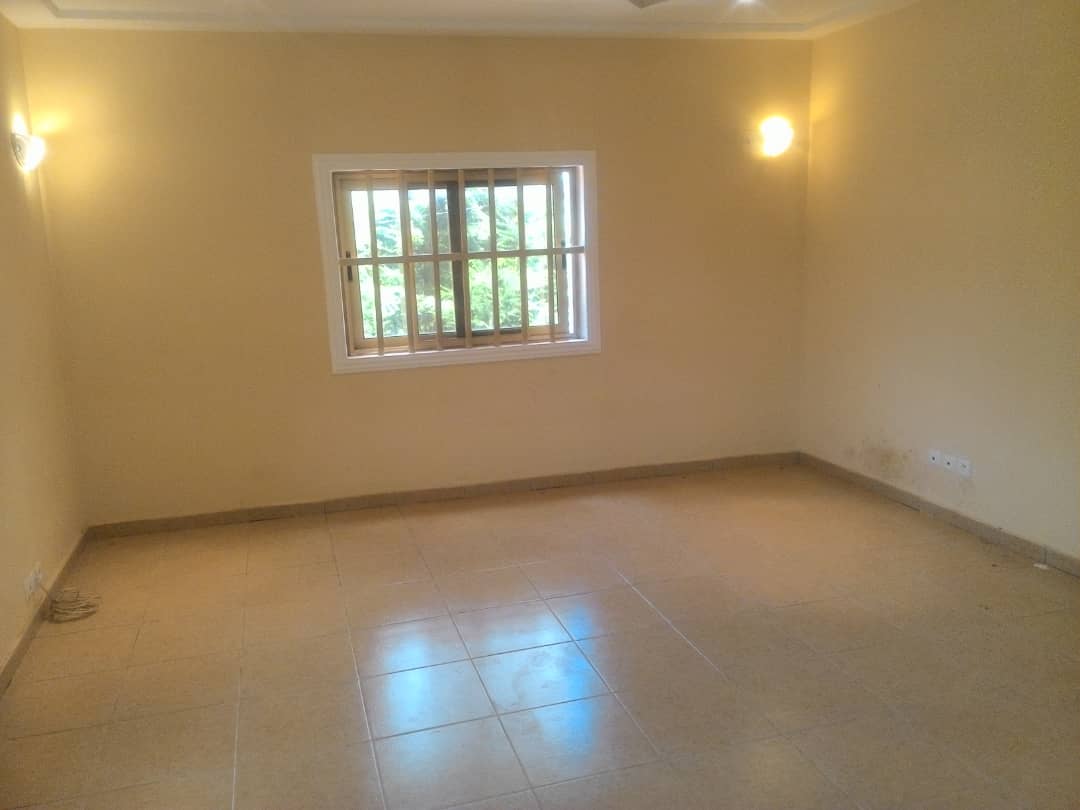 N° 4574 :
                            Chambre salon à louer , Avedji , Lome, Togo : 50 000 XOF/mois
