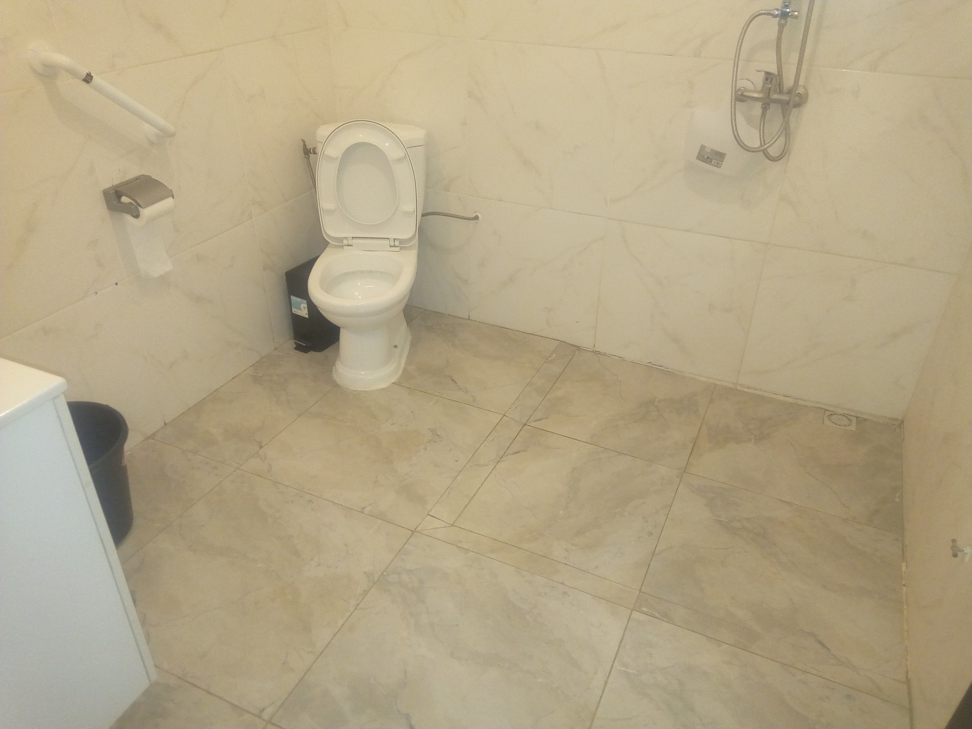 N° 4286 :
                            Appartement meublé à louer , Adidogome, Lome, Togo : 500 000 XOF/mois