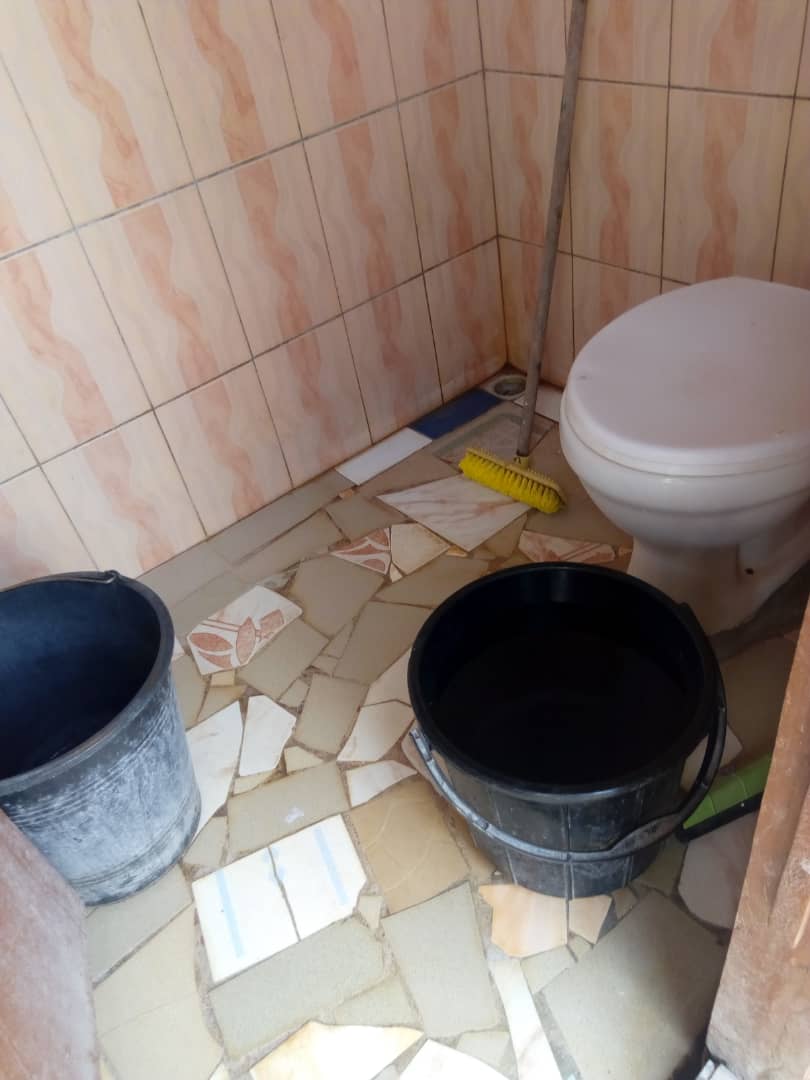 N° 4507 :
                            Chambre à louer , Agoe, Lome, Togo : 10 000 XOF/mois