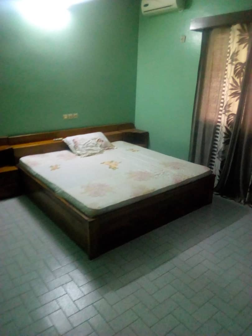N° 4401 :
                            Villa meublée à louer , Atikoume, Lome, Togo : 400 000 XOF/mois