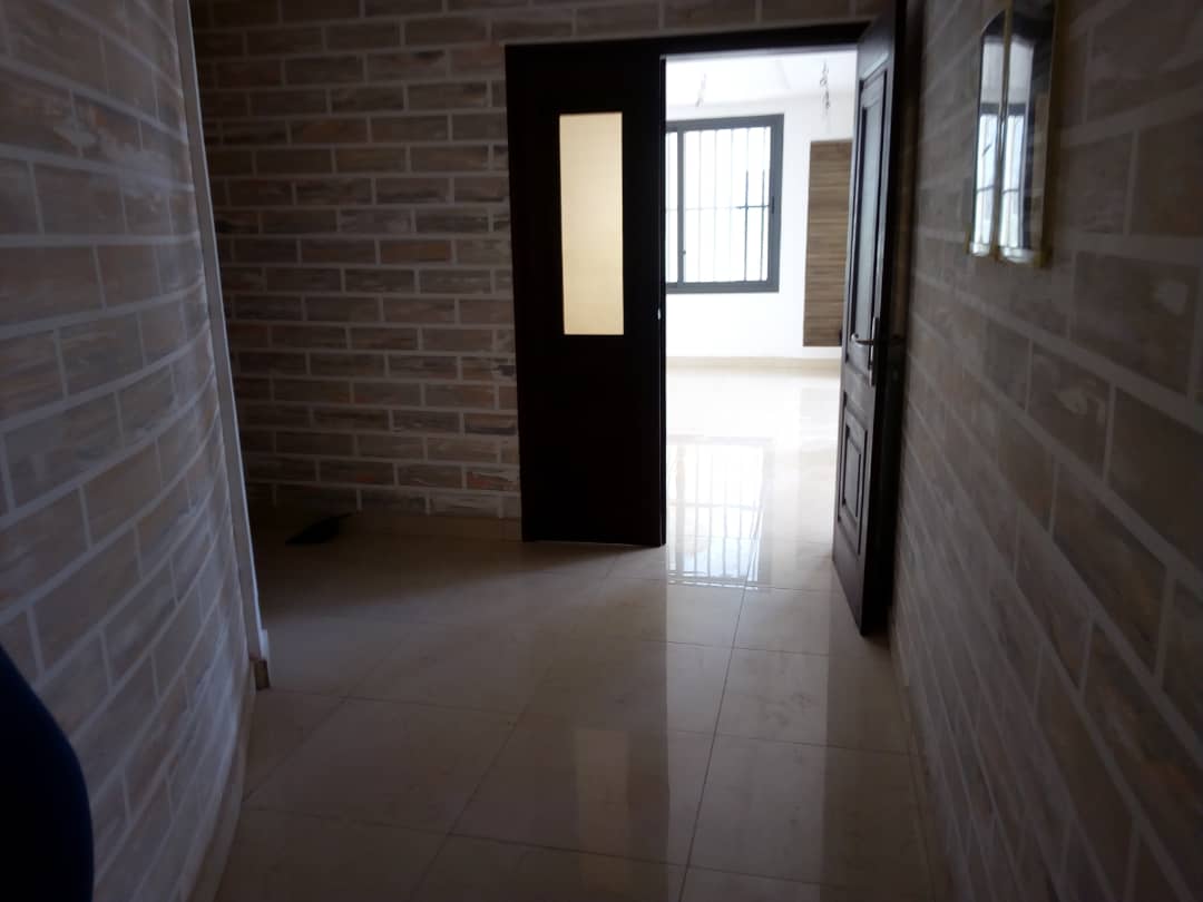 N° 4519 :
                            Villa à louer , Baguida, Lome, Togo : 1 000  000 XOF/mois