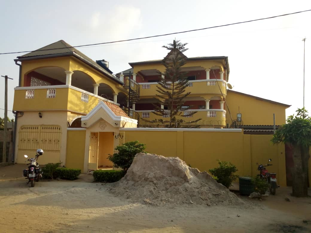 N° 4482 :
                            Villa à louer , Kegue, Lome, Togo : 400 000 XOF/mois