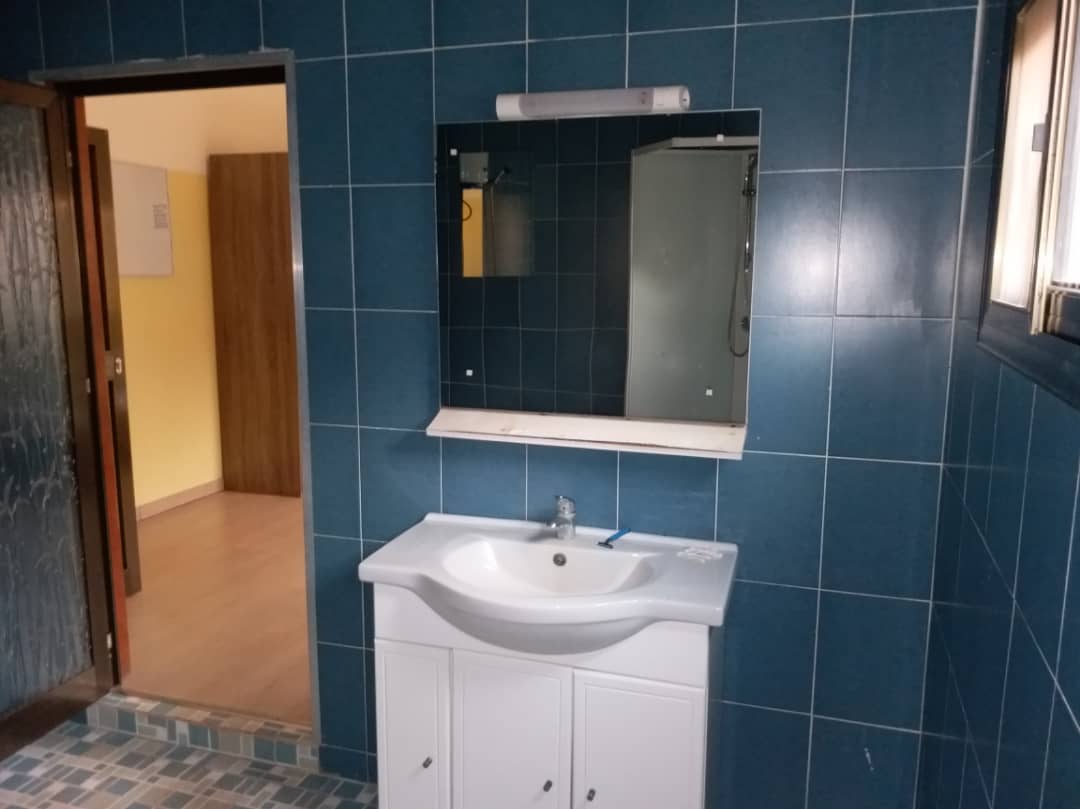 N° 4454 :
                            Villa à louer , Kohe, Lome, Togo : 300 000 XOF/mois