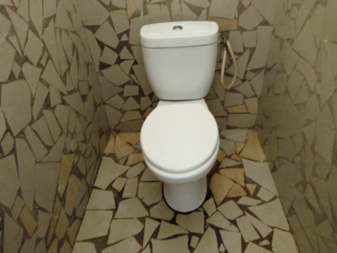 N° 4462 :
                            Chambre salon à louer , Agoe, Lome, Togo : 25 000 XOF/mois