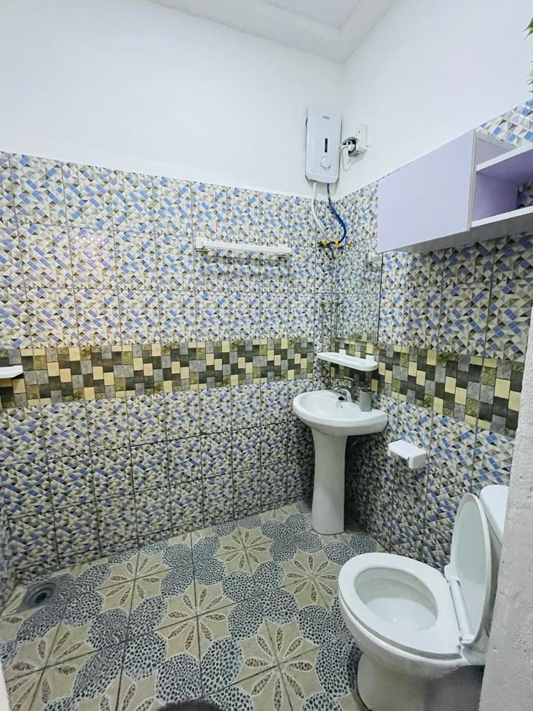 N° 5216 :
                            Chambre salon à louer , Cito aeroport, Lome, Togo : 300 000 XOF/mois
