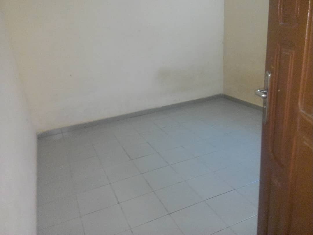 N° 4371 :
                            Appartement à louer , Entreprise de l'union , Lome, Togo : 55 000 XOF/mois
