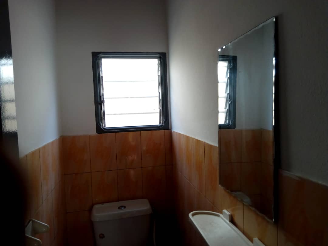 N° 4356 :
                            Villa à louer , Avedji, Lome, Togo : 70 000 XOF/mois