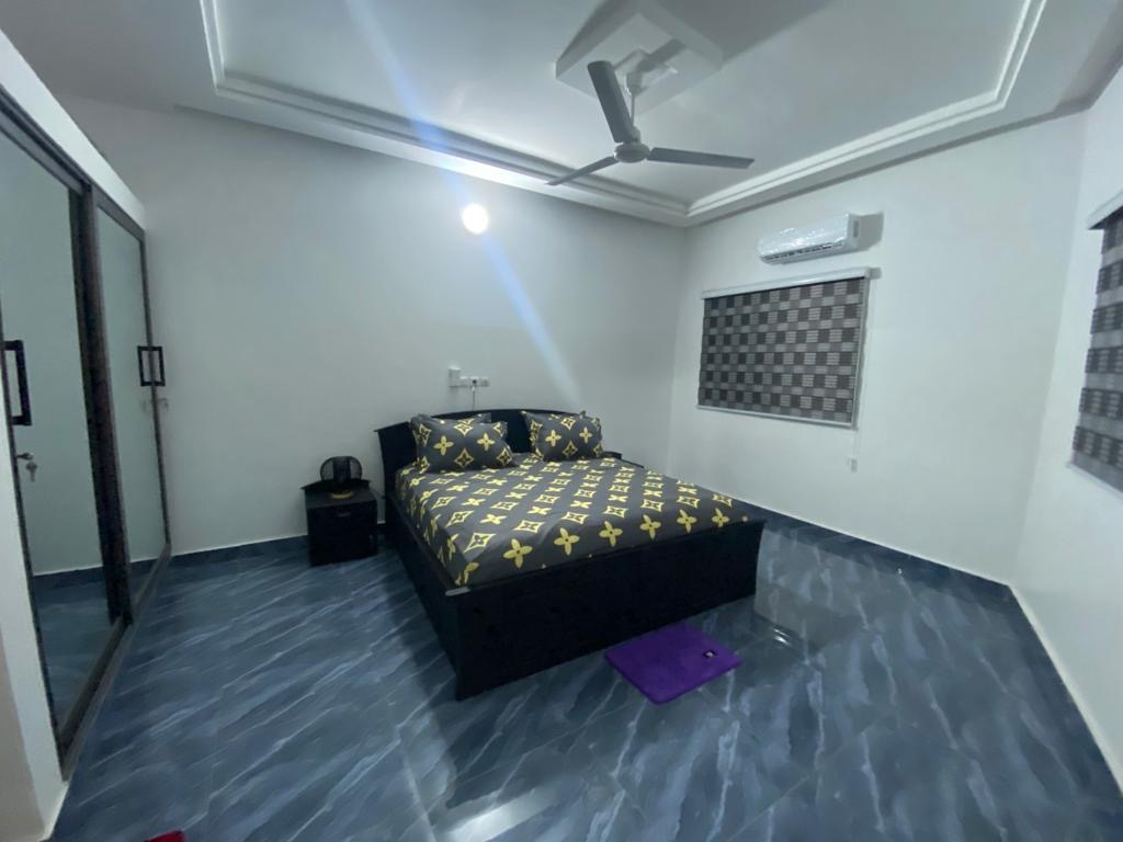 N° 5421 :
                            Appartement meublé à louer , Agbalepedo, Lome, Togo : 400 000 XOF/mois