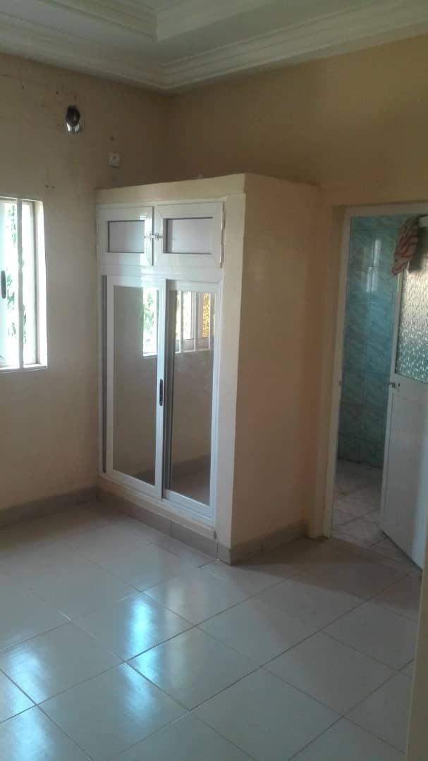 N° 4681 :
                            Villa à louer , Avedji, Lome, Togo : 250 000 XOF/mois