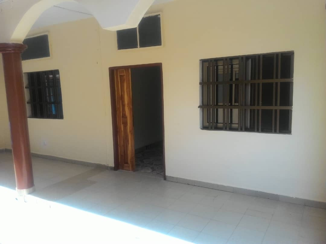 N° 4477 :
                            Chambre salon à louer , Avedji, Lome, Togo : 45 000 XOF/mois