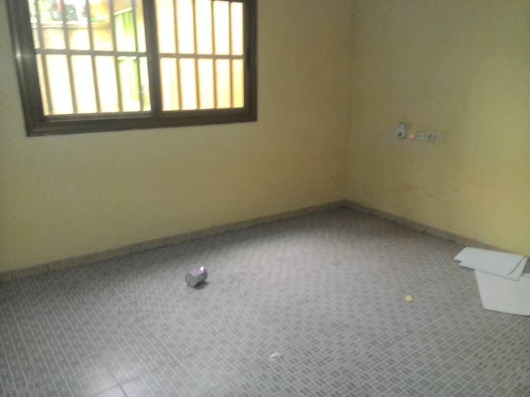 N° 4304 :
                            Villa à louer , Agoe, Lome, Togo : 80 000 XOF/mois