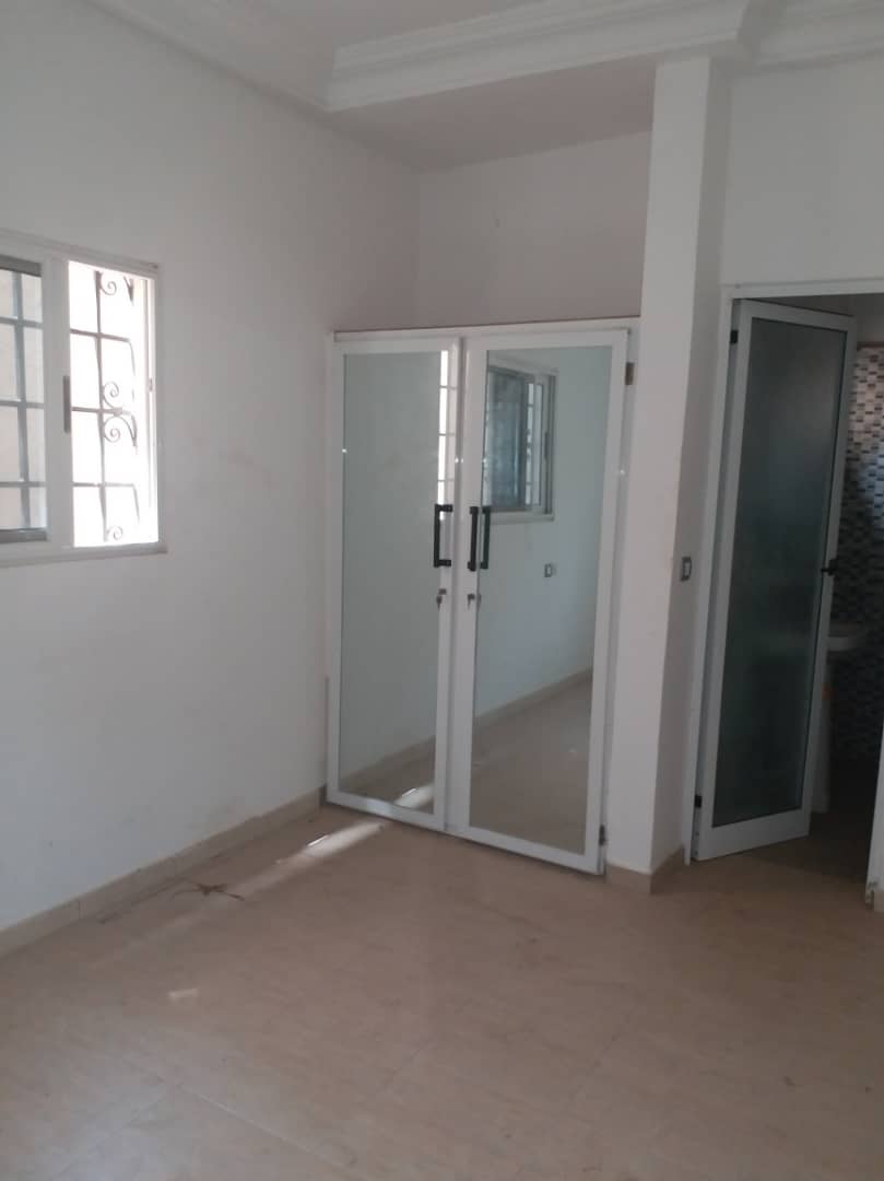 N° 4421 :
                            Villa à louer , Kegue, Lome, Togo : 200 000 XOF/mois