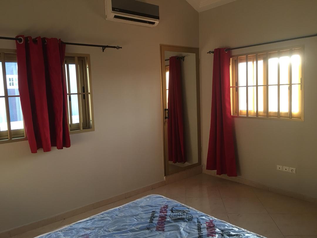 N° 4374 :
                            Villa meublée à louer ,  avepozo , Lome, Togo : 500 000 XOF/mois