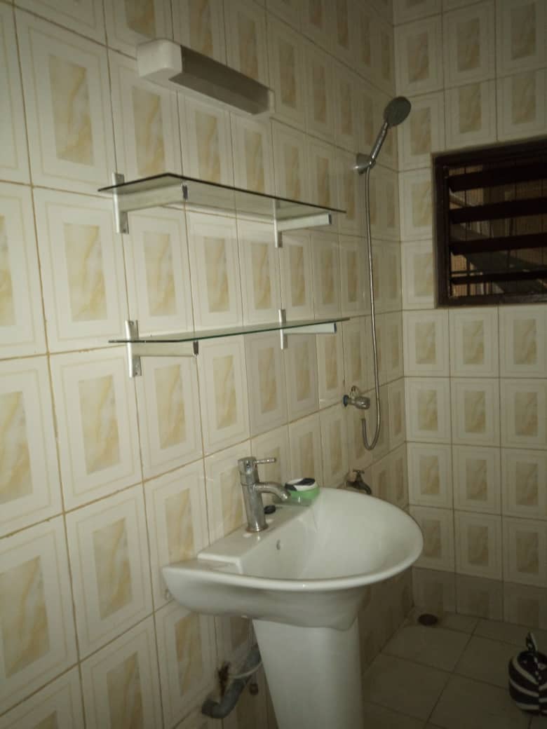 N° 4325 :
                            Chambre salon à louer , Adidogome, Lome, Togo : 50 000 XOF/mois