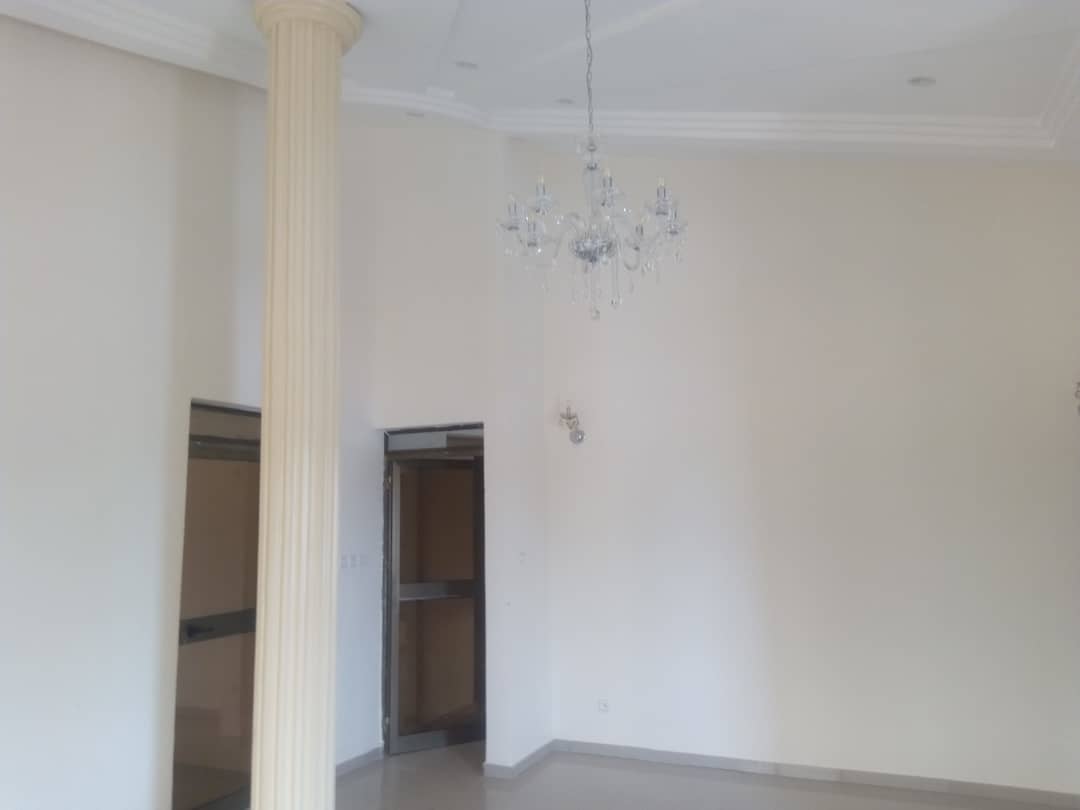 N° 4360 :
                            Villa à louer , Adjinomoto, Lome, Togo : 600 000 XOF/mois