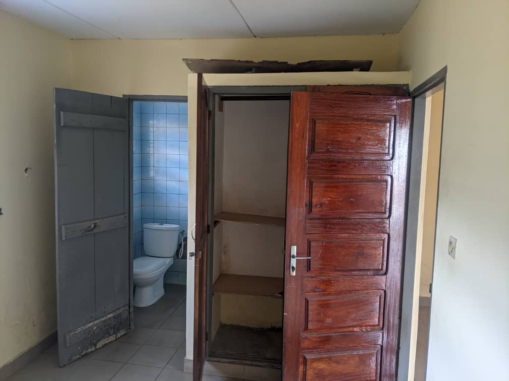 N° 5440 :
                            Chambre salon à louer , Nukafu, Lome, Togo : 45 000 XOF/mois