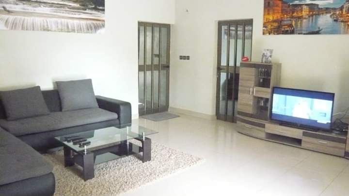 N° 4433 :
                            Villa meublée à louer , Agoe, Lome, Togo : 250 000 XOF/mois