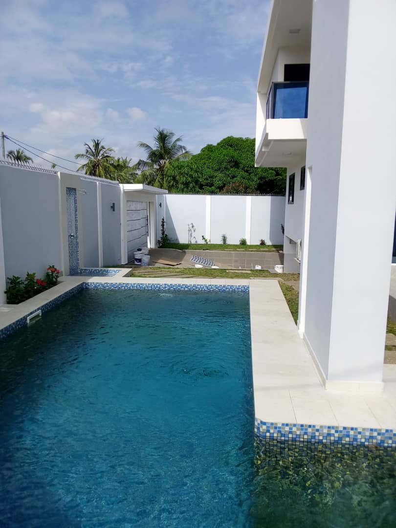 N° 4423 :
                            Villa à vendre , Baguida, Lome, Togo : 400 000  000 XOF/vie