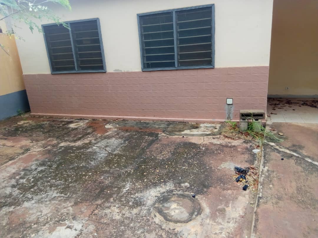N° 4582 :
                            Villa à louer , Agoe, Lome, Togo : 60 000 XOF/mois