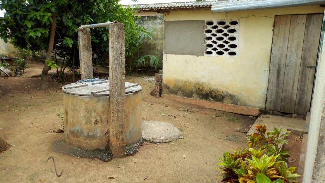 N° 4590 :
                            Maison à vendre , Zebevi, Aneho, Togo : 15 000  000 XOF/vie