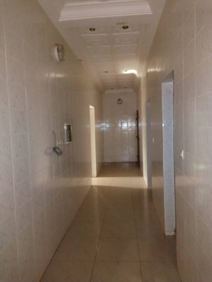 N° 4461 :
                            Appartement meublé à louer , Agoe, Lome, Togo : 350 000 XOF/mois