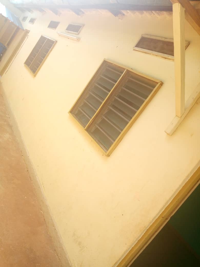 N° 4479 :
                            Chambre salon à louer , Wonyome, Lome, Togo : 25 000 XOF/mois