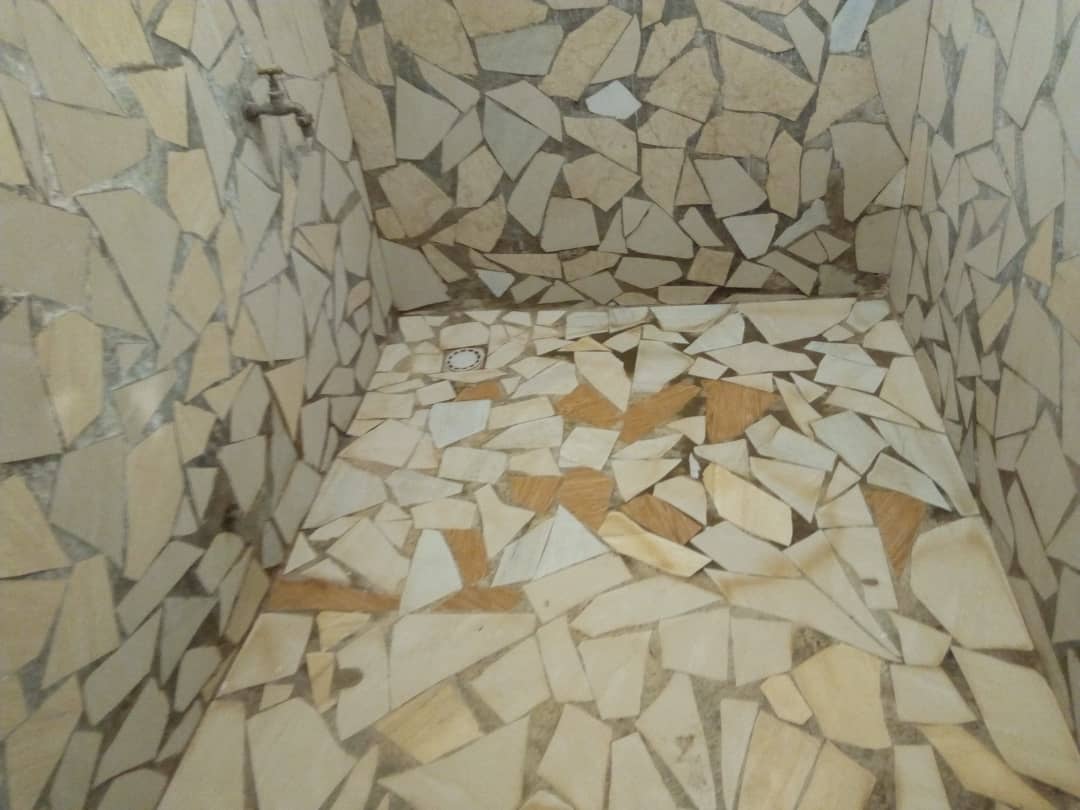 N° 4462 :
                            Chambre salon à louer , Agoe, Lome, Togo : 25 000 XOF/mois