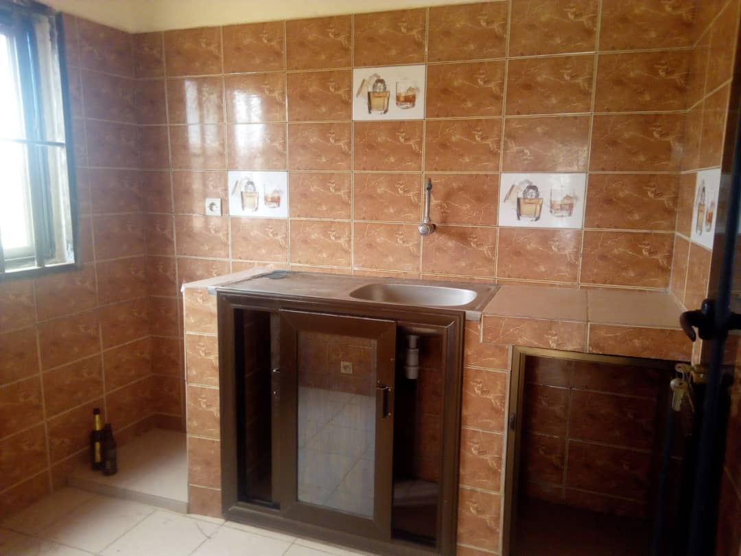 N° 4303 :
                            Chambre salon à louer , Atiegou, Lome, Togo : 50 000 XOF/mois