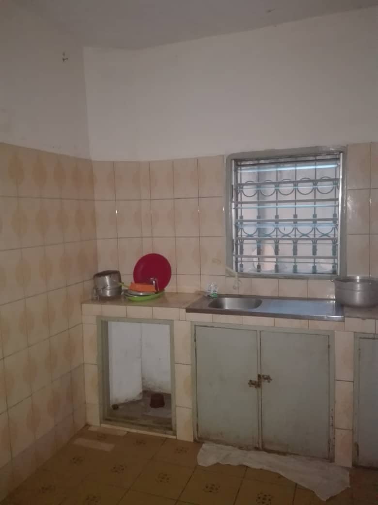 N° 4384 :
                            Villa à louer , Avenou, Lome, Togo : 100 000 XOF/mois