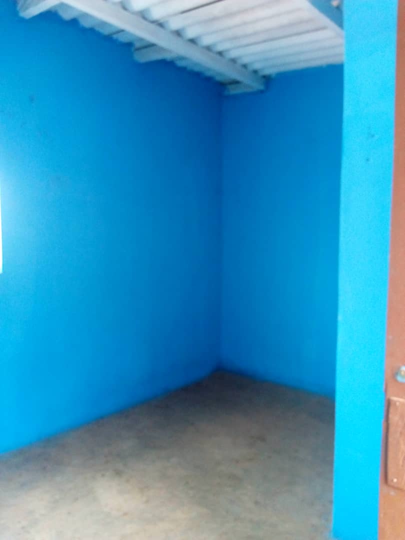 N° 4507 :
                            Chambre à louer , Agoe, Lome, Togo : 10 000 XOF/mois