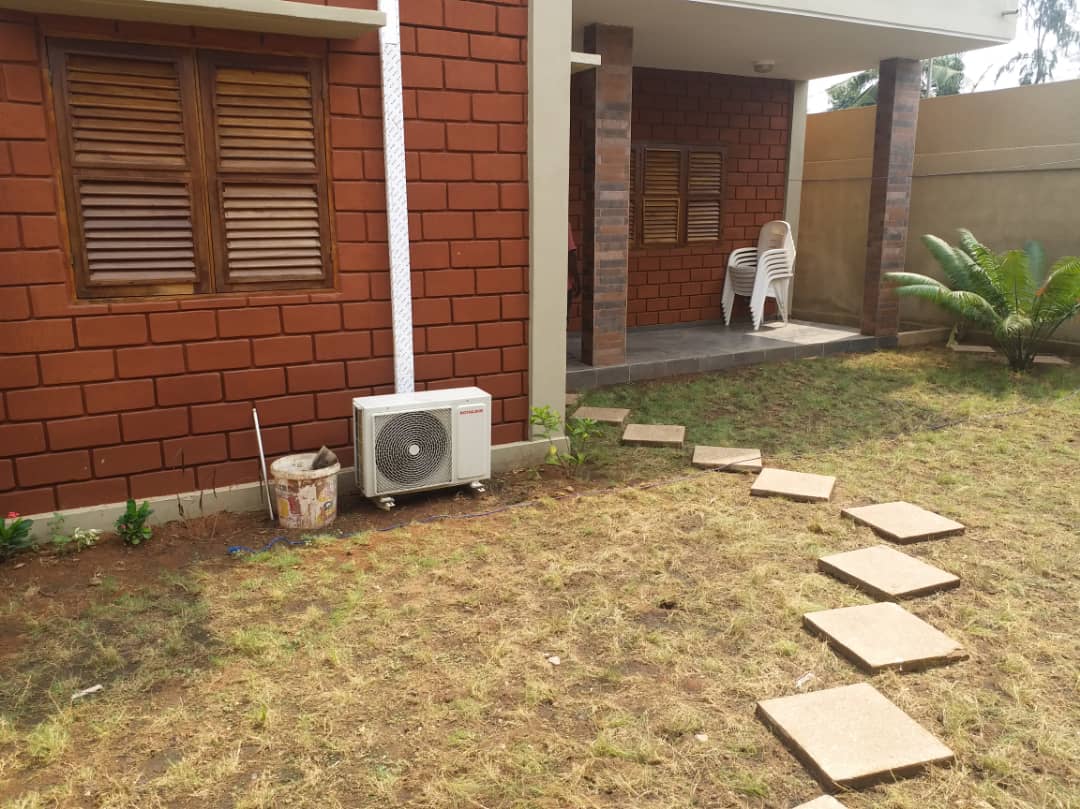 N° 4447 :
                            Villa à louer , Wuiti, Lome, Togo : 700 000 XOF/mois