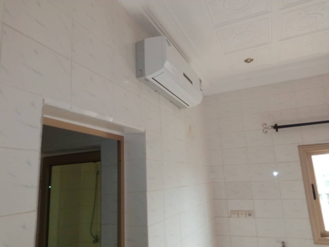 N° 4461 :
                            Appartement meublé à louer , Agoe, Lome, Togo : 350 000 XOF/mois