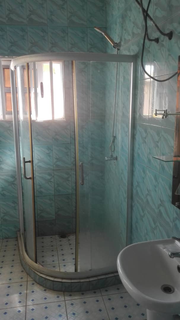 N° 4681 :
                            Villa à louer , Avedji, Lome, Togo : 250 000 XOF/mois