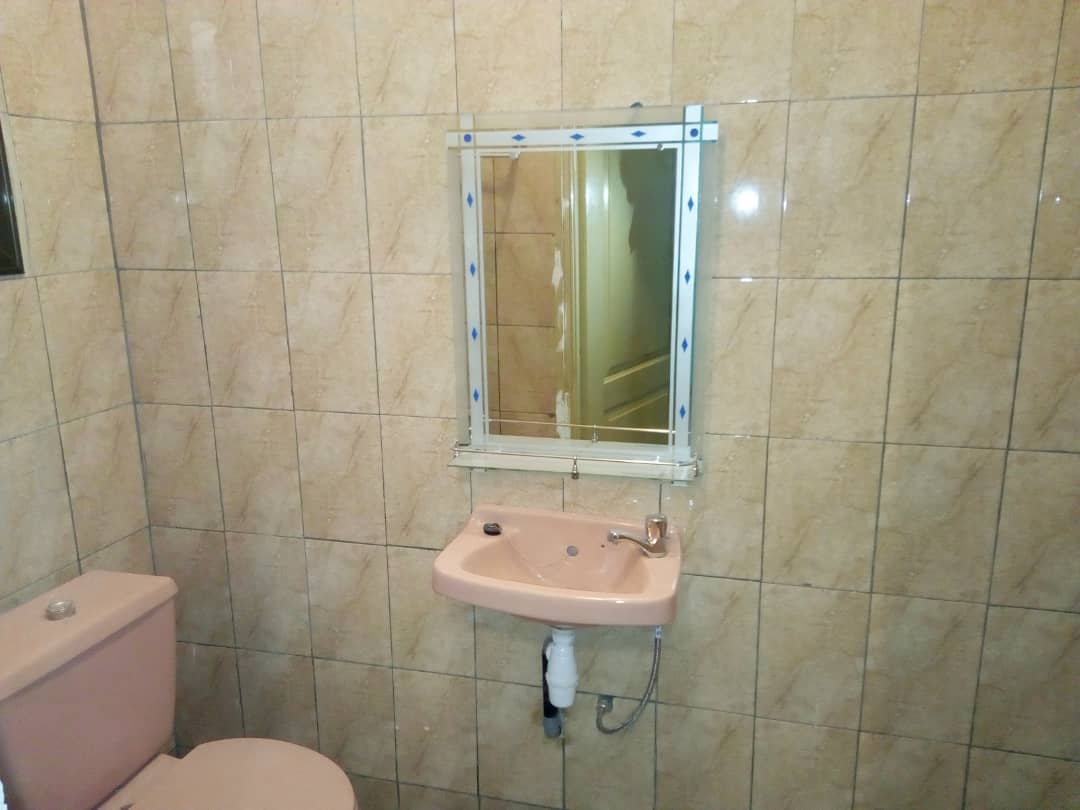 N° 4465 :
                            Chambre salon à louer , Avedji, Lome, Togo : 50 000 XOF/mois