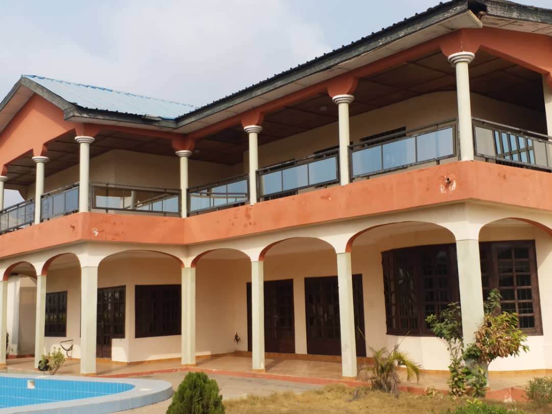 N° 4424 :
                            Villa à vendre , Avepozo, Lome, Togo : 250 000  000 XOF/vie