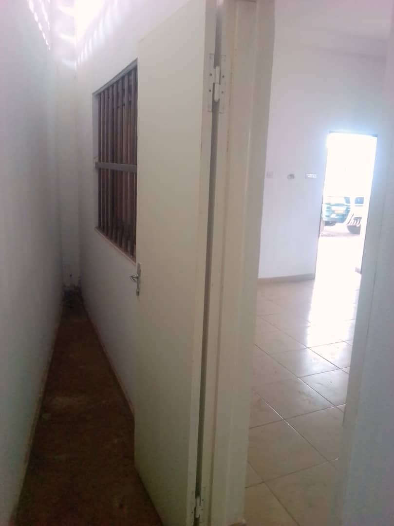 N° 4542 :
                            Chambre salon à louer , Agoe, Lome, Togo : 45 000 XOF/mois
