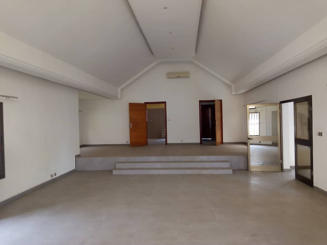 N° 4517 :
                            Villa à louer , Be, Lome, Togo : 1 800  000 XOF/mois