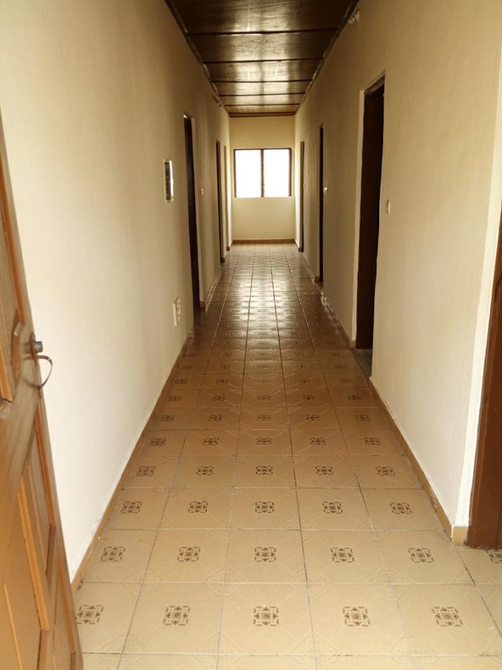 N° 4212 :
                            Villa à louer , Agoe, Lome, Togo : 100 000 XOF/mois