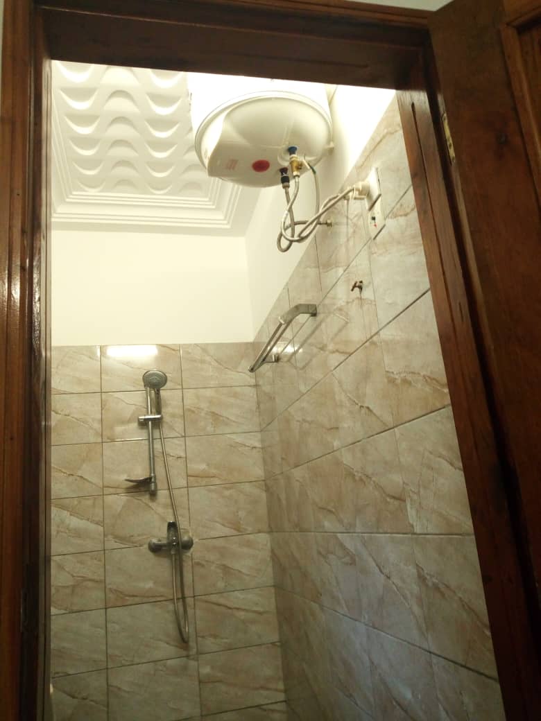 N° 4450 :
                            Chambre à louer , Djidjole, Lome, Togo : 40 000 XOF/mois