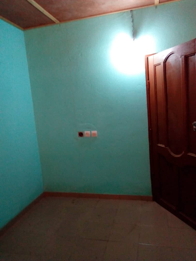N° 4508 :
                            Chambre salon à louer , Agoe, Lome, Togo : 23 000 XOF/mois