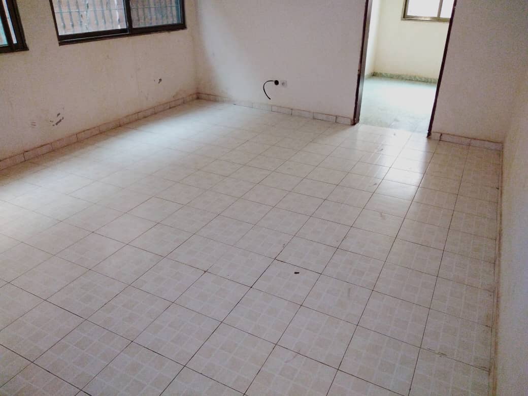 N° 4900 :
                            Villa à louer , Agoe, Lome, Togo : 400 000 XOF/mois