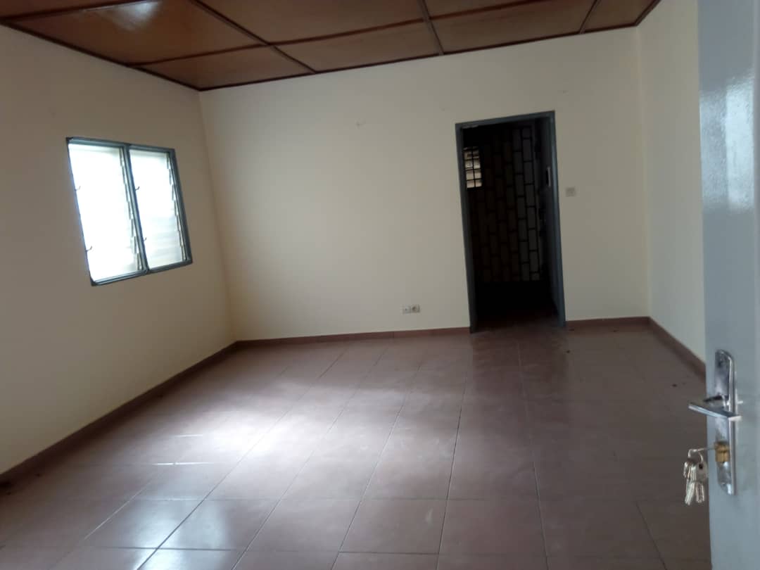 N° 4356 :
                            Villa à louer , Avedji, Lome, Togo : 70 000 XOF/mois