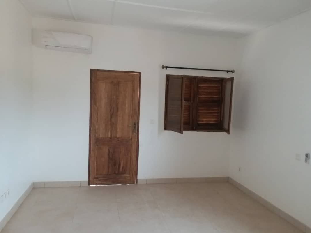 N° 4447 :
                            Villa à louer , Wuiti, Lome, Togo : 700 000 XOF/mois