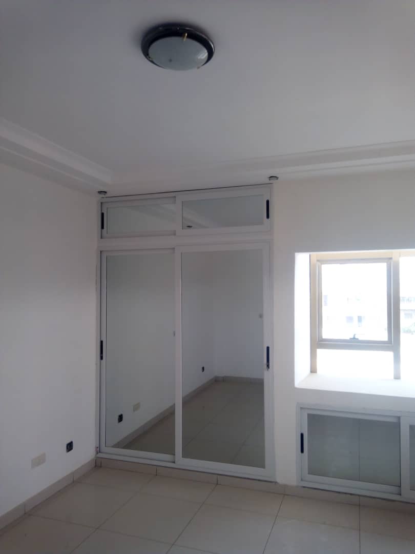 N° 4429 :
                            Appartement à louer , Djidjole, Lomé, Togo : 350 000 XOF/mois