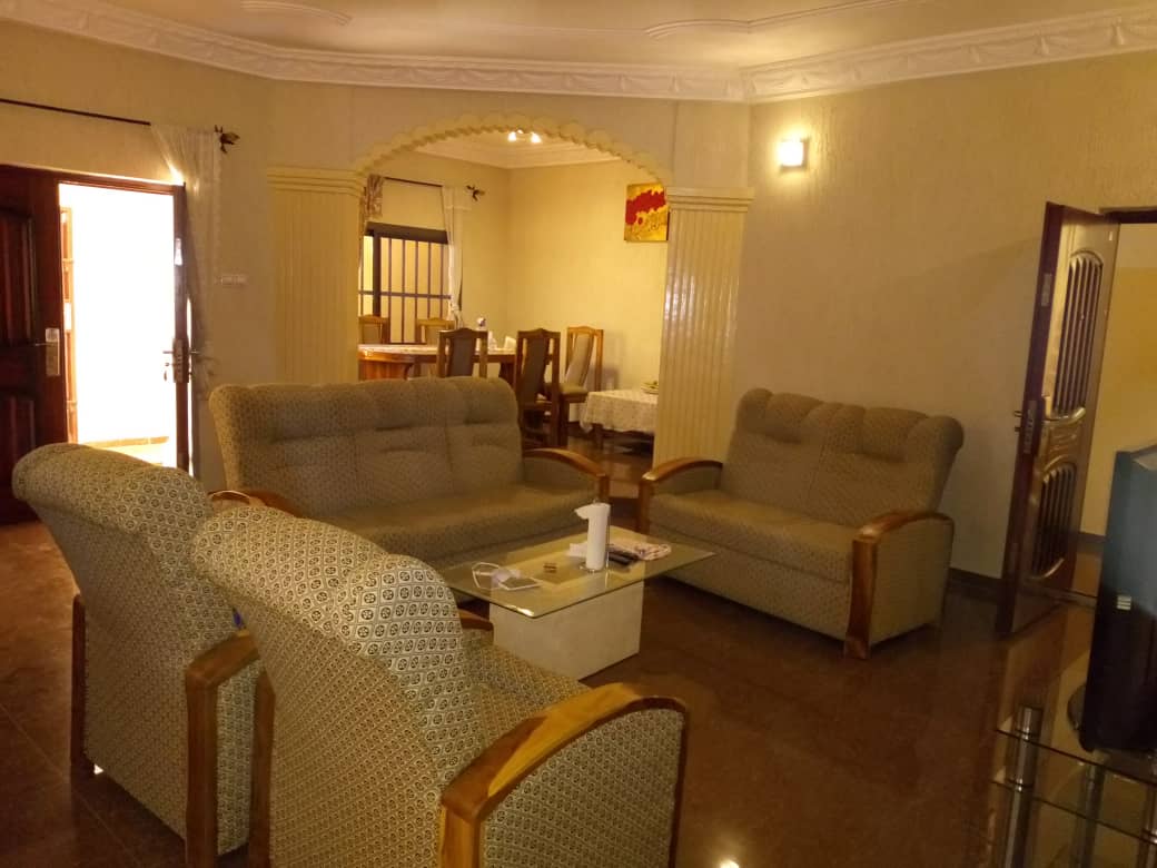 N° 4409 :
                            Villa meublée à louer , Hedzranawoe, Lome, Togo : 250 000 XOF/mois