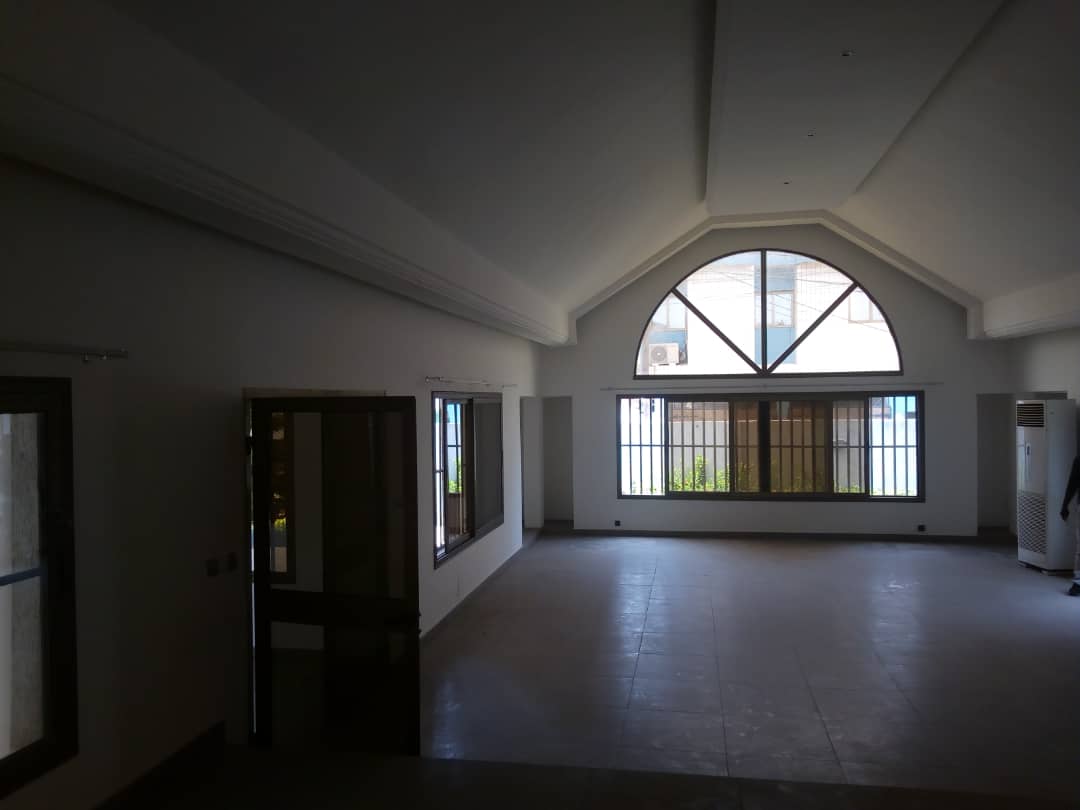 N° 4517 :
                            Villa à louer , Be, Lome, Togo : 1 800  000 XOF/mois