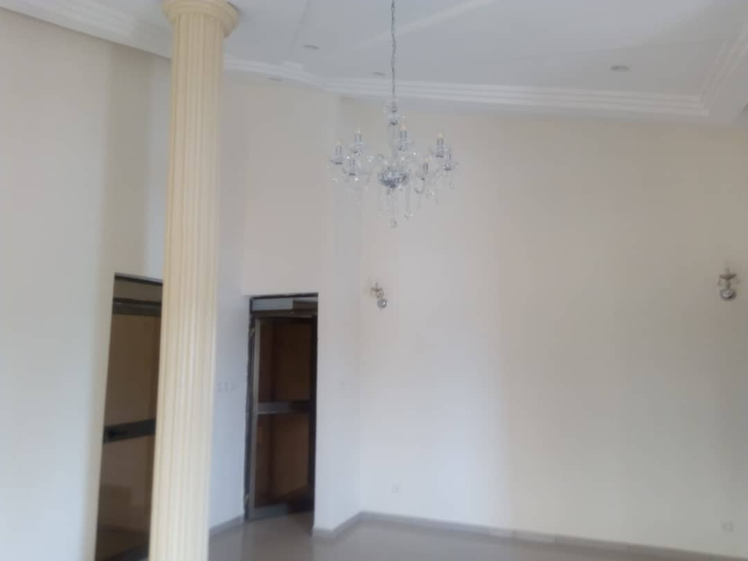 N° 4360 :
                            Villa à louer , Adjinomoto, Lome, Togo : 600 000 XOF/mois