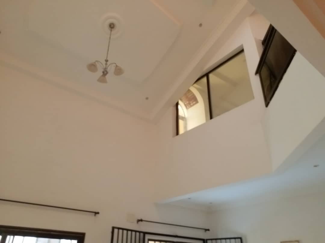 N° 4434 :
                            Villa à louer , Togo 2000, Lome, Togo : 450 000 XOF/mois