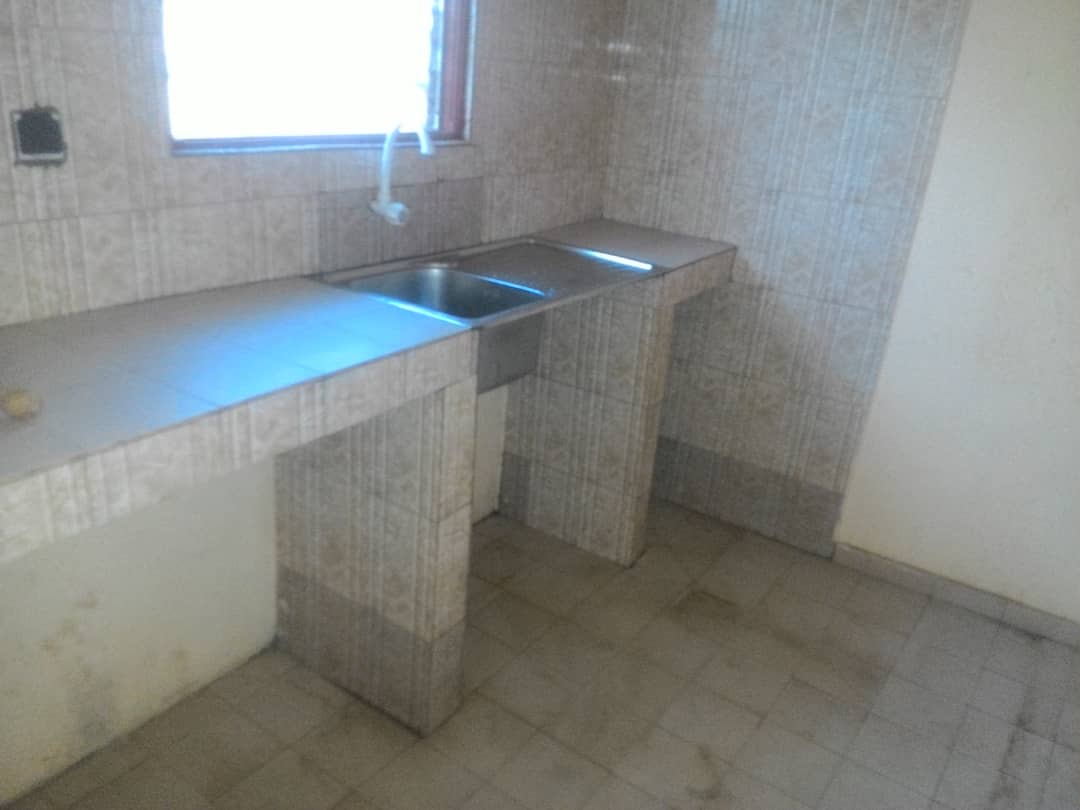 N° 4371 :
                            Appartement à louer , Entreprise de l'union , Lome, Togo : 55 000 XOF/mois